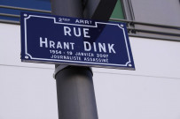Vers la rue Montrochet, plaque.