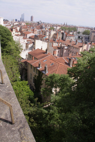 Place Rouville, vue du quartier Saint-Vincent.