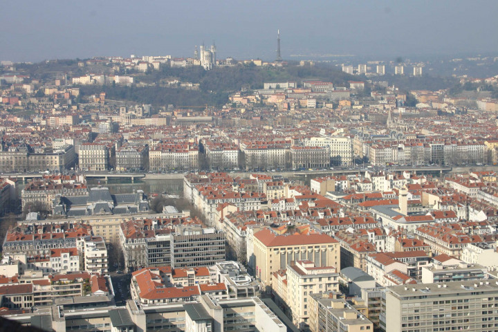 Vue panoramique de Lyon depuis la terrasse sommitale de la tour Part-Dieu.