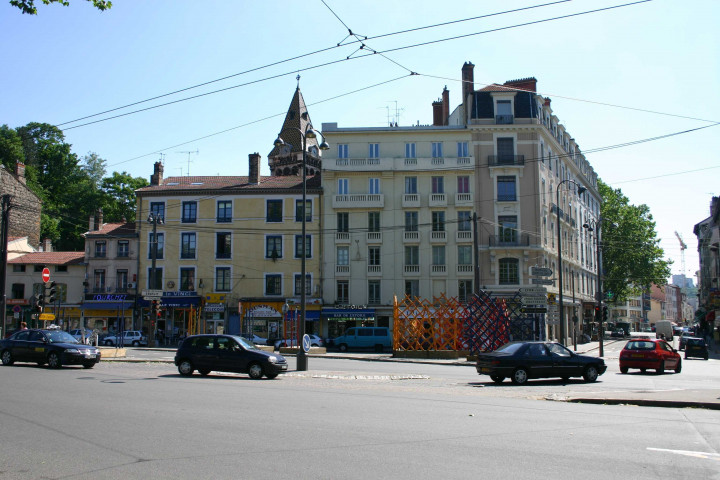 Pont-Mouton a niveau de la rue Saint-Pierre-de-Vaise.