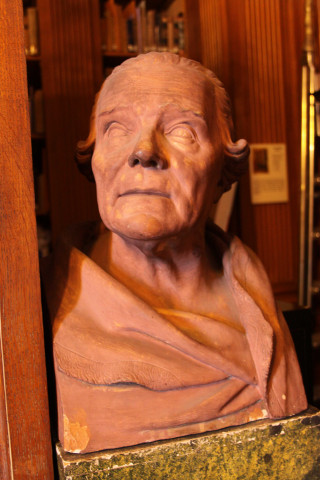 Buste de L. Pecheux.