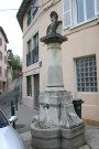 Fontaine et buste du Docteur Malibran d'André Tajana.