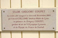 106 rue Philippe-de-la-Salle, plaque du stade Grégory-Coupet.