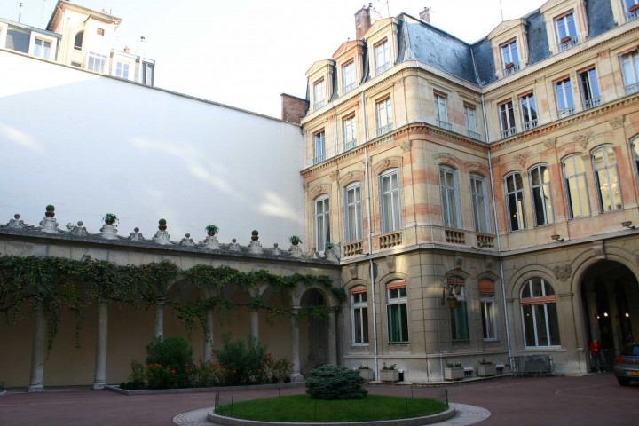 Cour intérieure.
