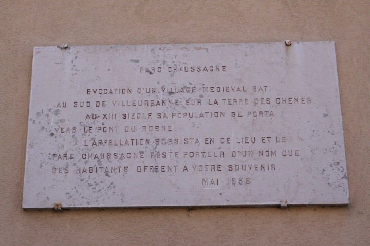 12 rue Coignet angle du cours Eugènie, plaque patrimoniale du Parc Chaussagne mai 1958.