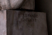 Buste de Coysevox, signature.