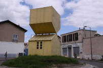 Autour d'un abri jaune d'Etienne Bossut.