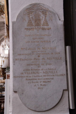 Eglise Saint-Bruno, plaque funéraire.