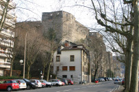 Quai Joseph-Gillet vers la montée Hoche.