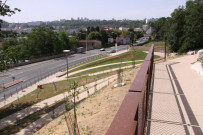 Boulevard de la Duchère vers la rue Marietton depuis le parc du Vallon.