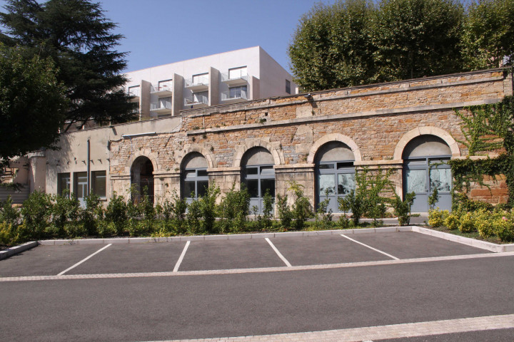 Site de l'Antiquaille, parking vers la montée du Chemin-Neuf.