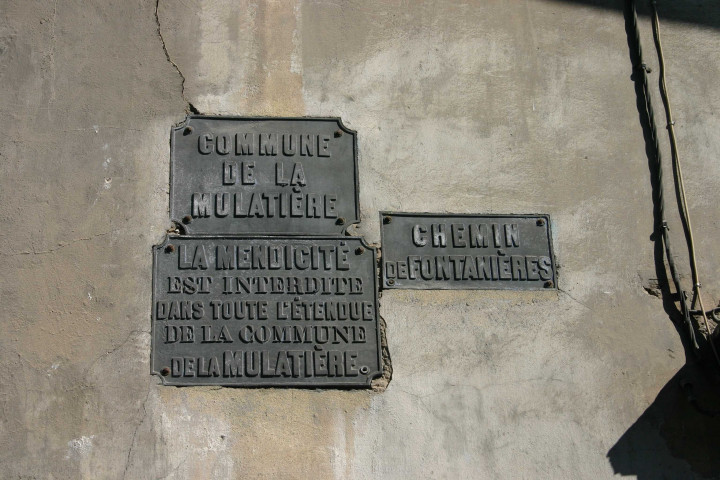Plaques.