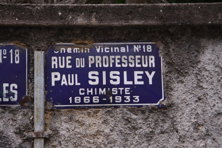 Vers la rue Guilloud, plaque de rue et chemin vicinal.