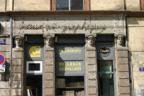 2 place Meissonnier, détail de la façade.
