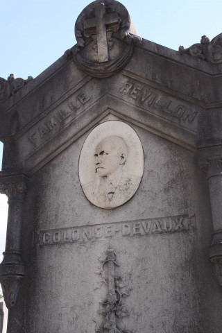 Tombe Revillon.