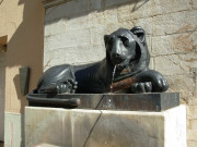 Montée de l'Amphithéâtre, fontaine, lion gauche.