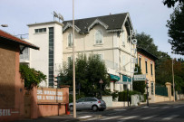 Angle de l'avenue Lacassagne et de la rue des Peupliers.