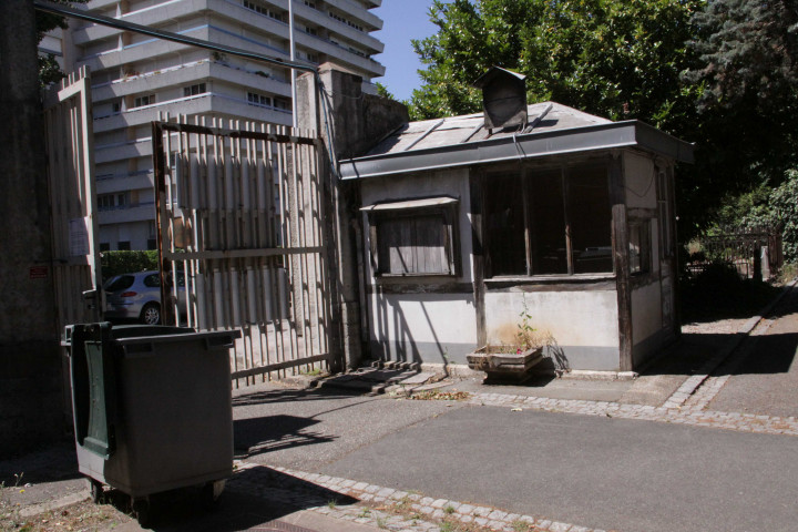 Entrée rue du Repos.