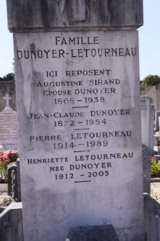 Tombe Dunoyer-Letourneau.