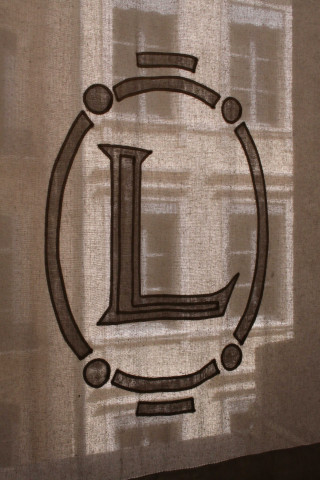 Hôtel-de-Ville, salon Henri IV, détail d'un rideau.
