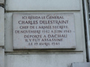 4 avenue Leclerc, plaque en mémoire du général Charles Delestraint.
