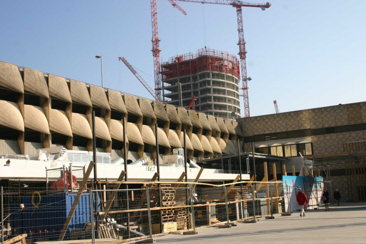 Vue de l'esplanade et du chantier de la tour Oxygène.