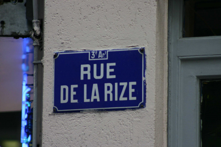 Plaque de la rue de la Rize.
