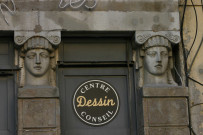 2 place Meissonnier, sculptures.